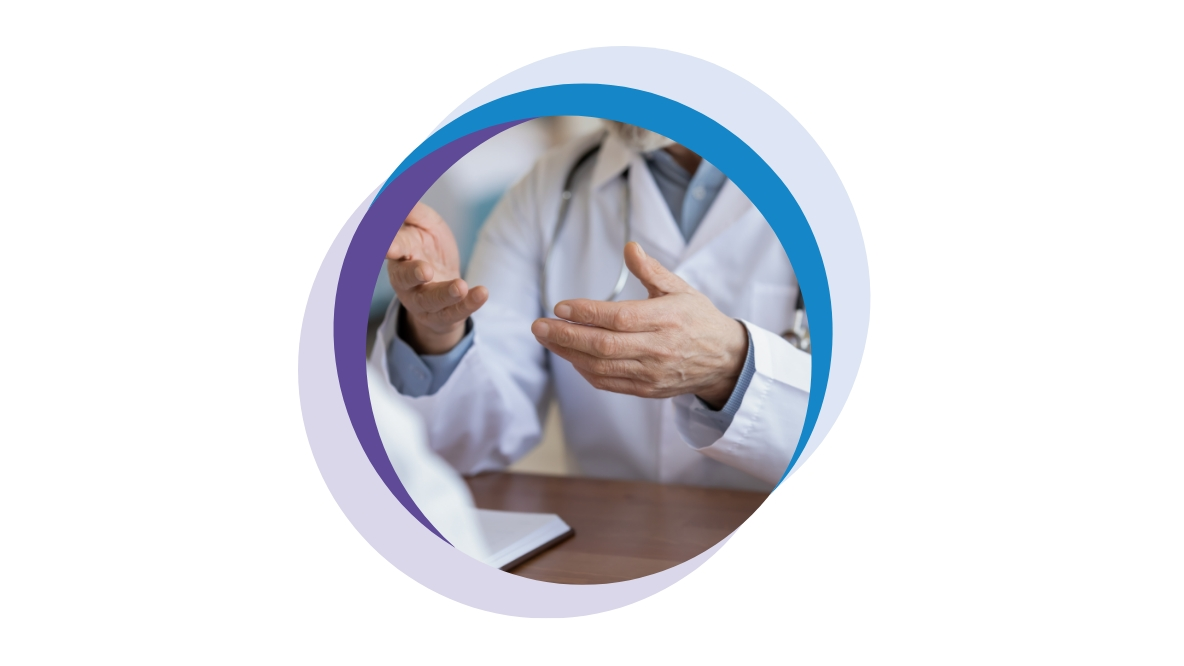 лекар със стетоскоп на врата